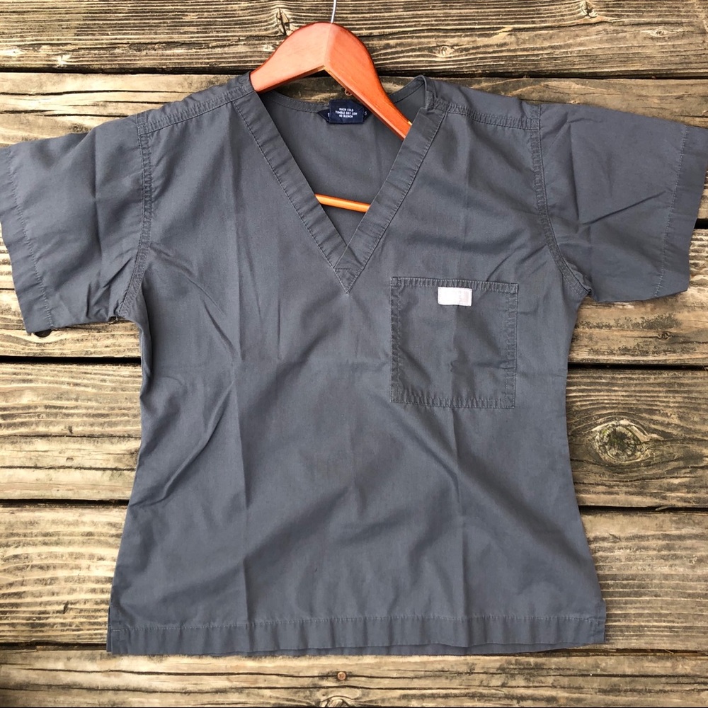 Blue sky scrub set in charcoal